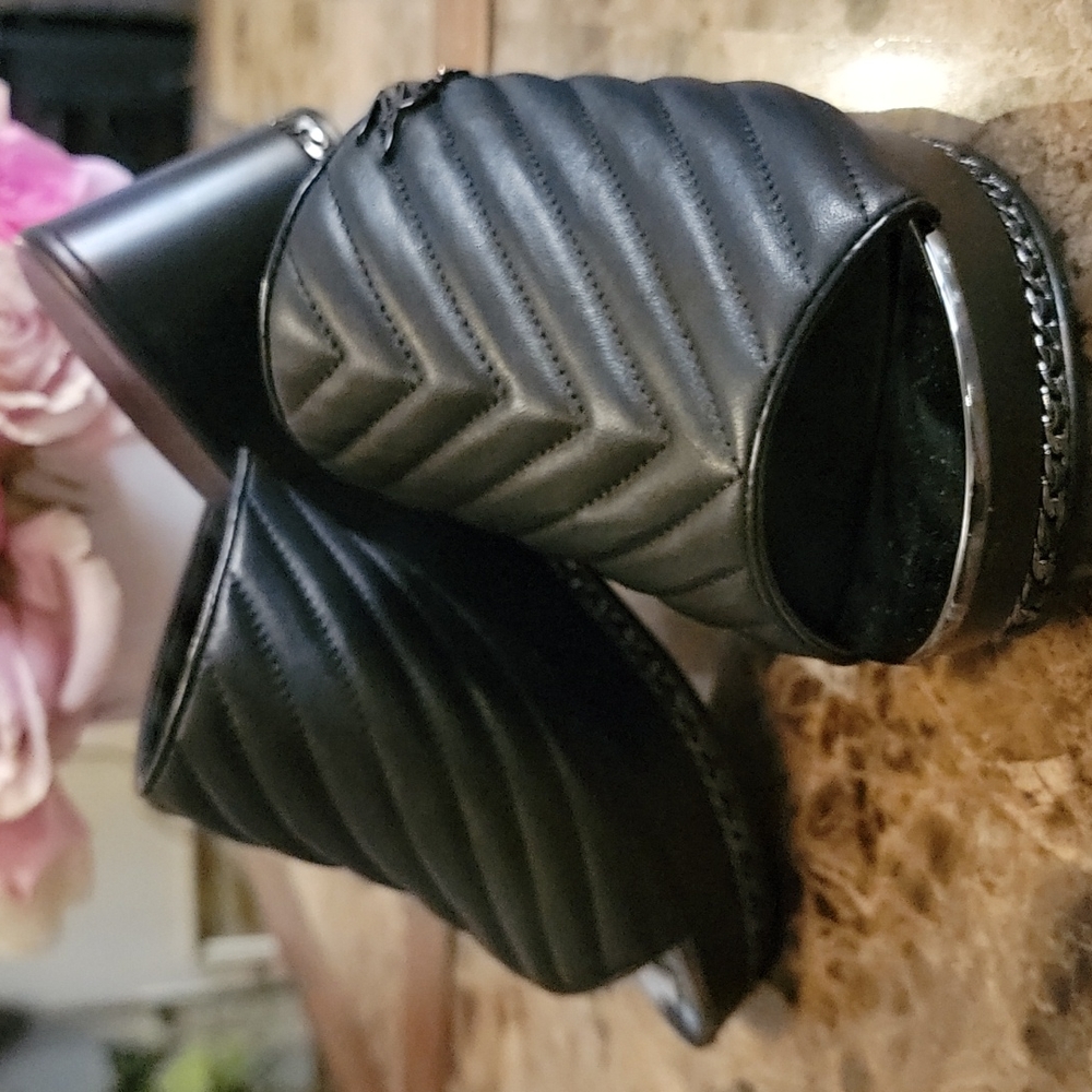 Karl Lagerfeld Leni Leather Wedge Sandals